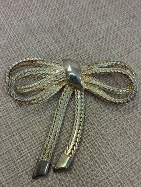 Gold Tone Rope Bow Brooch Ribbon Pin Vintage Style Costume OS